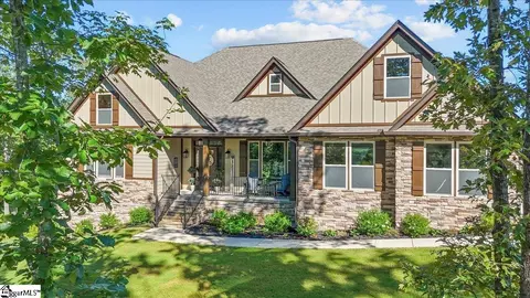 38 Chippewa Ct, Marietta, SC 29661
