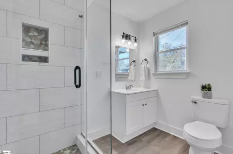 Bath - 322 E Bearden St, Greer, SC 29651 photo 4 of 4