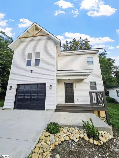 322 E Bearden St, Greer, SC 29651