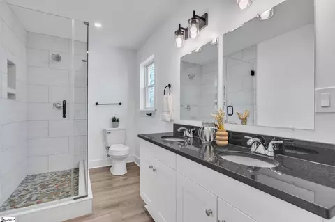 Bath - 322 E Bearden St, Greer, SC 29651 photo 2 of 4