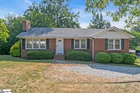 2800 Edwards Rd, Taylors, SC 29687