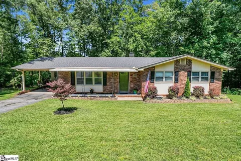 105 Canaan Dr, Easley, SC 29640