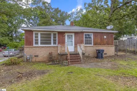 8 Picadilly St, Taylors, SC 29687
