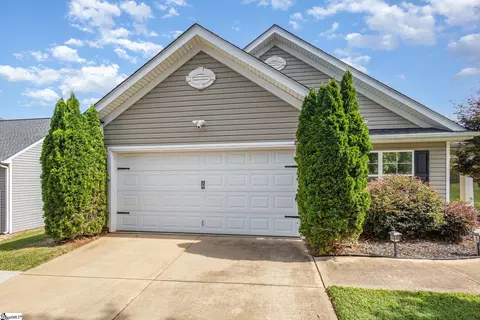 662 Branch View Dr, Boiling Springs, SC 29316