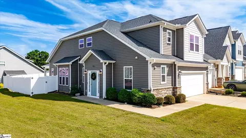 107 Pine Hollow Pl, Easley, SC 29642