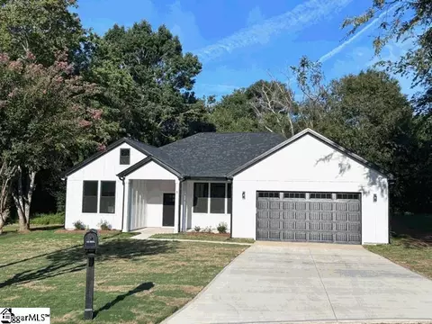 6 Gavin Pl, Taylors, SC 29687