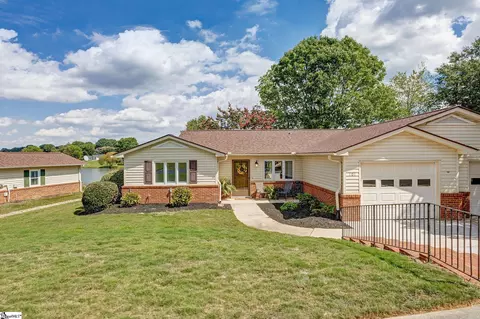 101 Lakeside Ct, Greenville, SC 29615