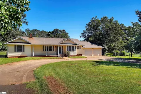 115 Tripp St, Williamston, SC 29697 photo 3