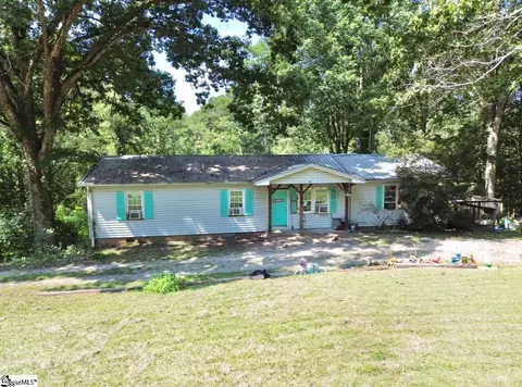 510 Farmer St, Starr, SC 29684