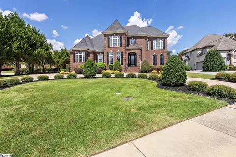 101 Norman Pl, Greenville, SC 29615