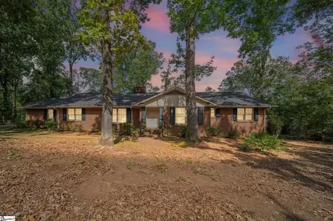 111 Rolling Green Cir, Greenville, SC 29615