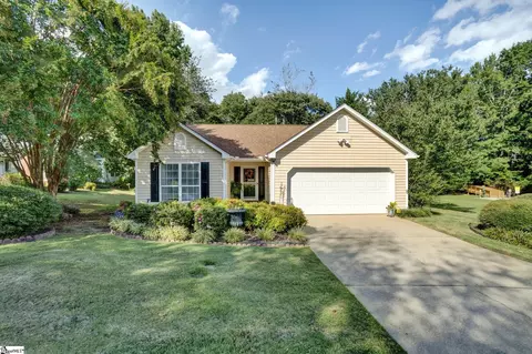 213 Fairview Lake Way, Simpsonville, SC 29680