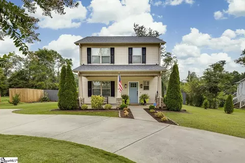 417 Laurel Tree Ln, Simpsonville, SC 29681