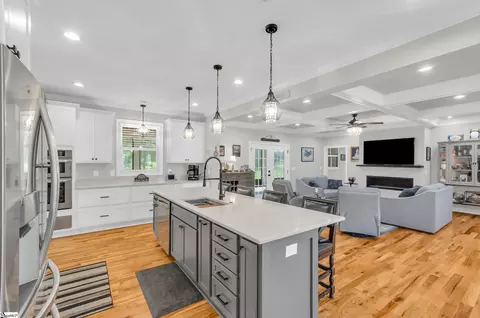 Kitchen - 1020 Reedy Fork Rd, Pelzer, SC 29669 photo 2 of 3