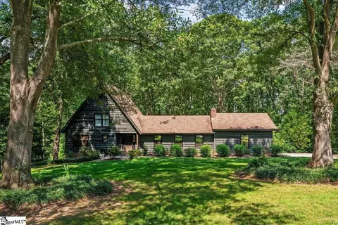 100 Caroline Dr, Roebuck, SC 29376