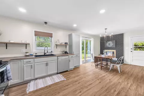 Kitchen - 205 Iris Dr, Easley, SC 29642 photo 2 of 2