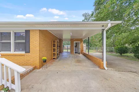 Exterior - 205 Iris Dr, Easley, SC 29642 photo 1 of 2