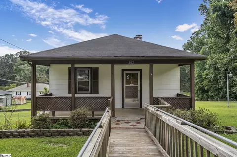 107 Cobb St, Easley, SC 29640