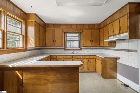Kitchen - 107 Cobb St, Easley, SC 29640 photo 3 of 3