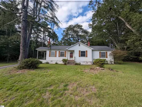 7 Welborn St, Liberty, SC 29657