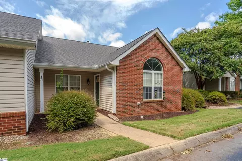 22 Enoree View Dr, Greer, SC 29650
