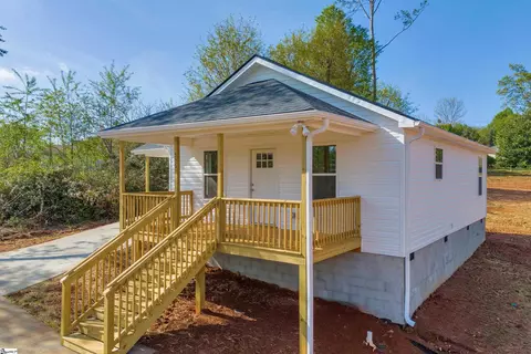 536 E South 5th St, Seneca, SC 29678 photo 4