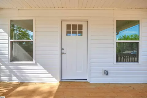 536 E South 5th St, Seneca, SC 29678 photo 8