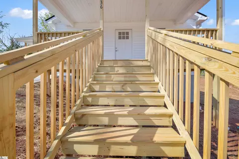 536 E South 5th St, Seneca, SC 29678 photo 7