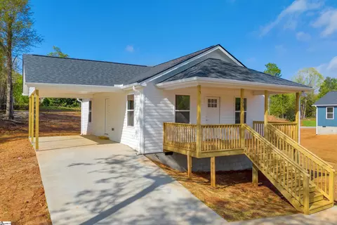 536 E South 5th St, Seneca, SC 29678 photo 2