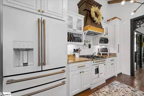 Kitchen - 730 Ruby Ln, Walhalla, SC 29691 photo 2 of 4
