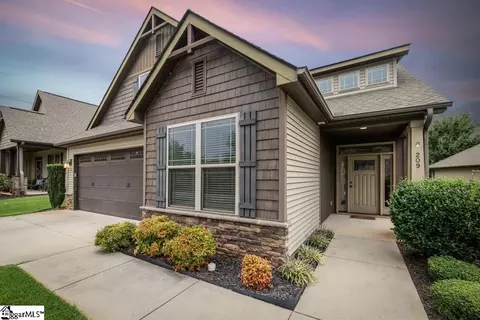 209 Gantry Ct, Greenville, SC 29615