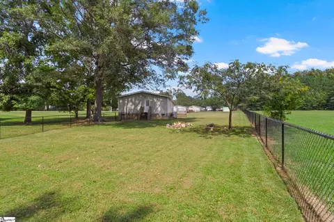 115 Lesley Rd, Pelzer, SC 29669 photo 8