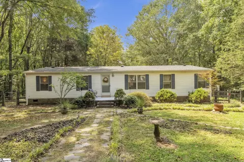 305 Bluebird Dr, Fountain Inn, SC 29644