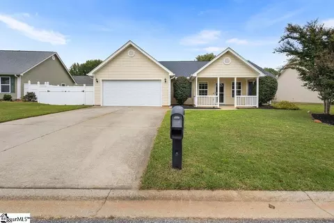 10 Calalla Ct, Taylors, SC 29687
