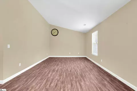 Living - 155 Beverly Dr, Easley, SC 29640 photo 3 of 8