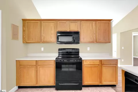 Kitchen - 155 Beverly Dr, Easley, SC 29640 photo 3 of 4