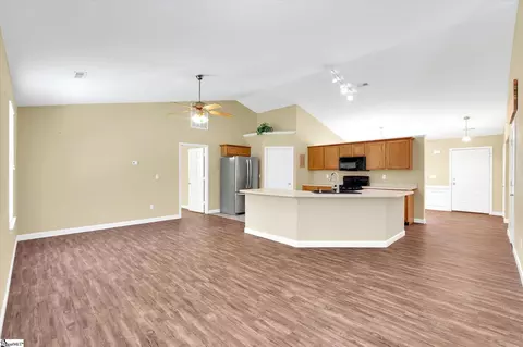 Living - 155 Beverly Dr, Easley, SC 29640 photo 7 of 8