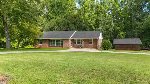 115 Kingston Dr, Laurens, SC 29360