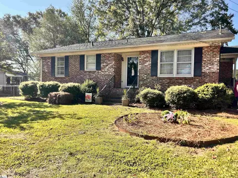 605 W Farley Ave, Laurens, SC 29360
