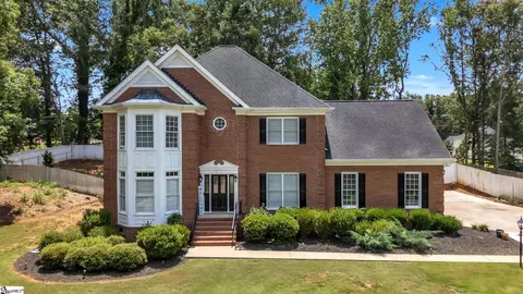 112 Fairway Dr, Laurens, SC 29360