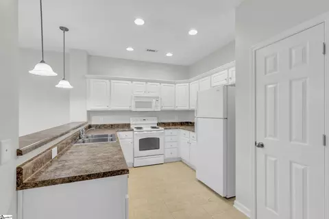 Kitchen - 155 Heritage Place Dr, Pendleton, SC 29670 photo 1 of 2