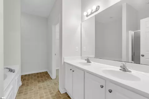 Bath - 155 Heritage Place Dr, Pendleton, SC 29670 photo 1 of 2