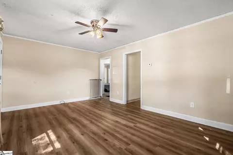 Living - 511 Corning St, Anderson, SC 29624 photo 3 of 6