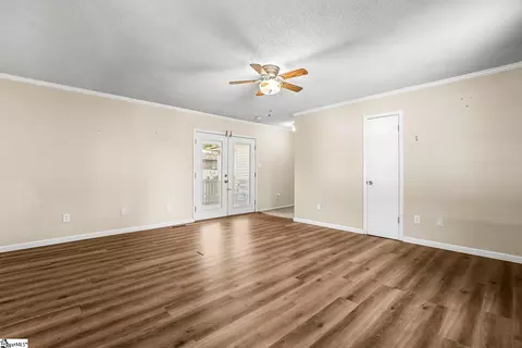 Living - 511 Corning St, Anderson, SC 29624 photo 6 of 6