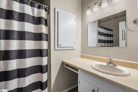 Bath - 511 Corning St, Anderson, SC 29624 photo 2 of 2