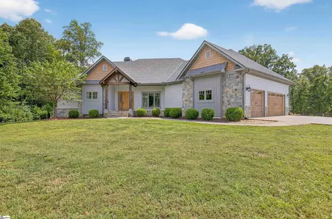 47 Speer Ln, Travelers Rest, SC 29690