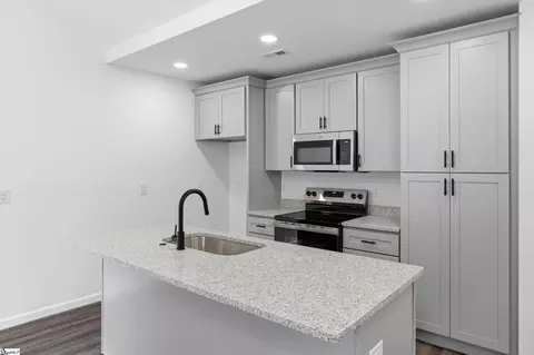 133 Pinehill Cir, Spartanburg, SC 29306