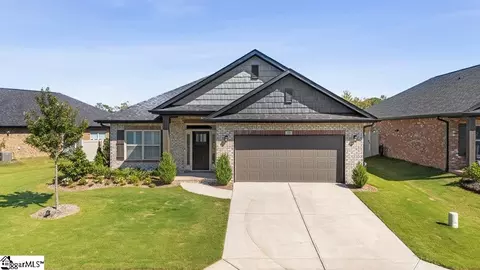 48 Woodcross Dr, Simpsonville, SC 29681