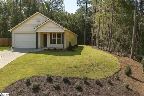 110 Simmons Rd, Woodruff, SC 29388