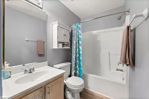 Bath - 5 Bathurst Ln, Simpsonville, SC 29681 photo 2 of 4